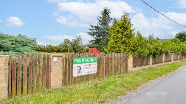 Prodej stavebního pozemku 1300 m2 v obci Záryby.