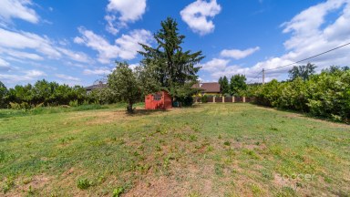 Prodej stavebního pozemku 1300 m2 v obci Záryby.