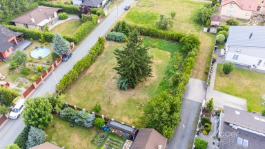 Prodej stavebního pozemku 1300 m2 v obci Záryby.