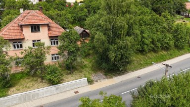 Prodej rodinného domu s velkým stavebním pozemkem - Sehradice, okres Zlín.