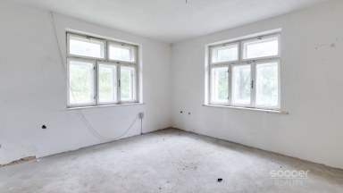 Prodej rodinného domu s velkým stavebním pozemkem - Sehradice, okres Zlín.