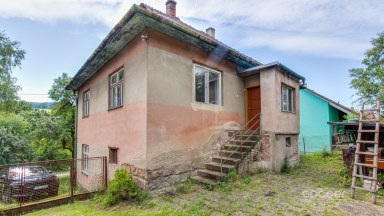 Prodej rodinného domu s velkým stavebním pozemkem - Sehradice, okres Zlín.