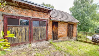 Prodej rodinného domu s velkým stavebním pozemkem - Sehradice, okres Zlín.