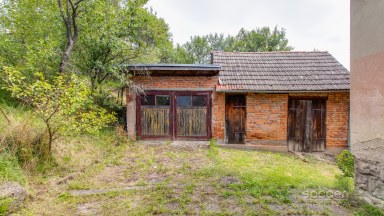 Prodej rodinného domu s velkým stavebním pozemkem - Sehradice, okres Zlín.