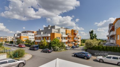 Pronájem bytu 2+kk/T/B/G, v ulici Farkašova, Praha 9 - Kyje. 