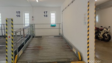 Prodej garážového stání v ulici Přeštická, Praha - Hostivař. 