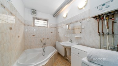 Malebný venkovský dům se zahradou blízko Českého ráje.