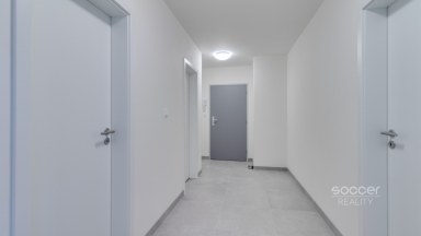 Pronájem bytu 2+kk s velkou lodžií a garážovým stáním - Projekt ZLATÝ KOPEC, Praha – Přezletice.