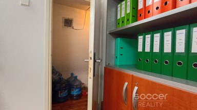 Pronájem kanceláře 3+1, 70 m2, Praha 6 - Bubeneč, ul. Na Zátorce.