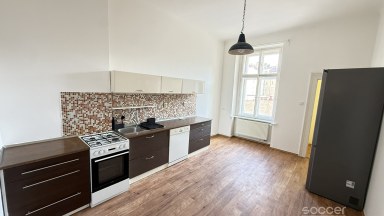 Pronájem bytu 3+1, 110 m2 v Praze 3, ulice Nitranská.