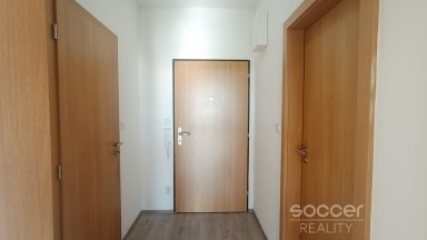 Pronájem bytu 1+kk/B/PS, 34 m2, Praha - Čakovice, ul. Bermanova.