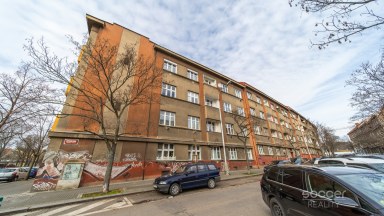 Pronájem bytu 2+kk/B/S, 53 m2, ul. Prouzova, Praha 9 - Vysočany.