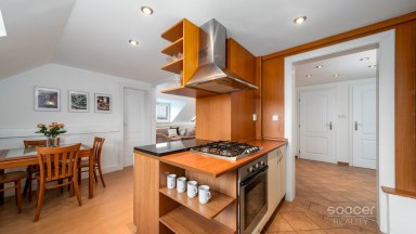 Jedinečný mezonet 3+kk+šatna v žádané čtvrti Mladé Boleslavi.